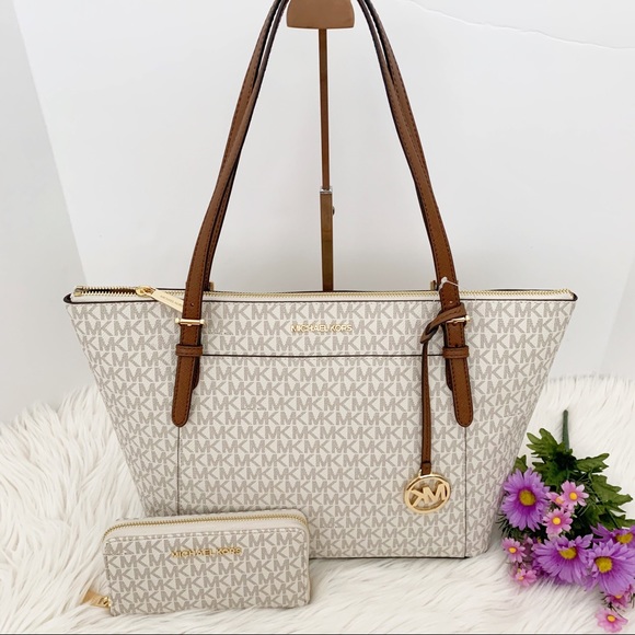 📌CLOSING SALE📌MICHAEL KORS TOTE WITH WALLET SET - Picture 8 of 8